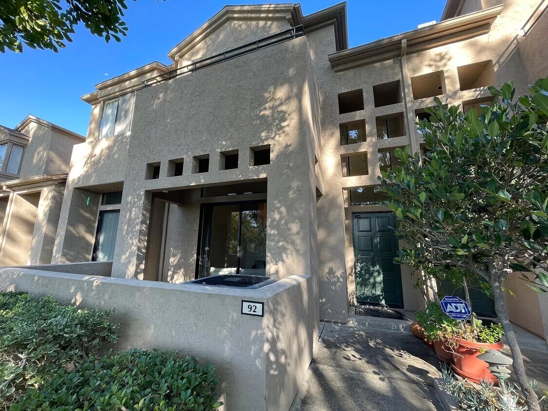 4385 Nobel Dr, San Diego, CA 92122 Townhome Rentals in San Diego CA