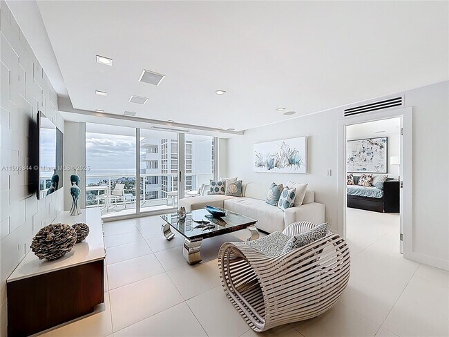 Foto del edificio - 2715 N Ocean Blvd