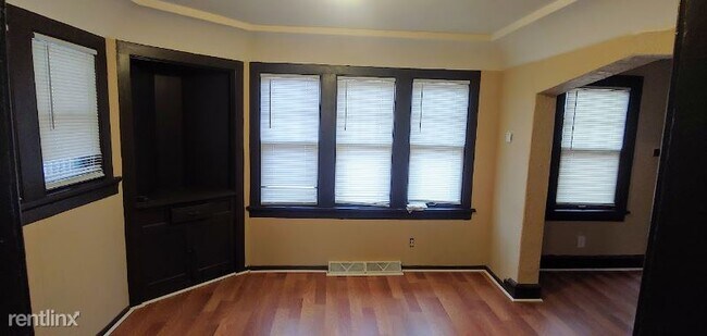 Building Photo - 2 br, 1 bath House - 5062 N 39th St