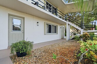 Building Photo - 800 Lighthouse Dr