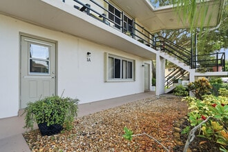 Building Photo - 800 Lighthouse Dr