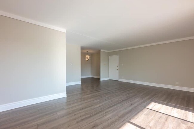 Foto del edificio - 18340 Cherry Creek Dr