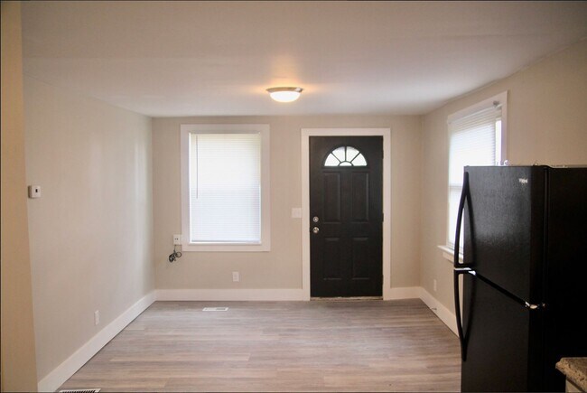 Building Photo - Adorable 2 Bed, 1 Bath Home in Gaines Town...