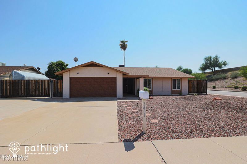 Foto principal - 3 br, 2 bath House - 3401 Dahlia Drive UNIT