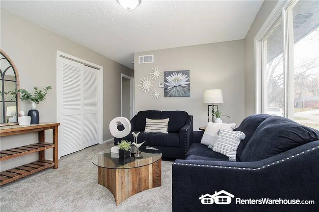 Building Photo - 1933 E 25th St