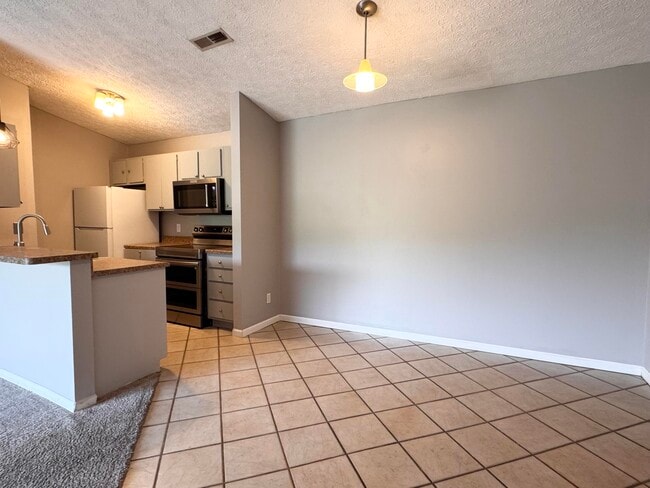 Building Photo - 38 Woodland Hills Dr