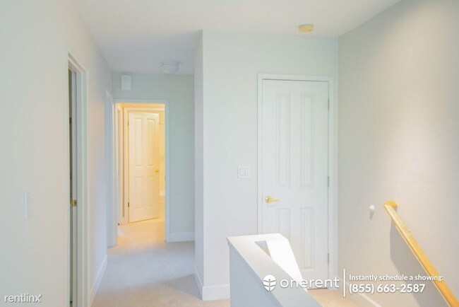 Foto del edificio - 2 br, 2 bath Apartment - 7359 Old Redmond Rd