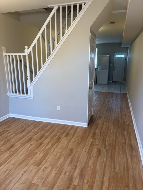 Building Photo - 2 Bedrooms 2 Bathrooms