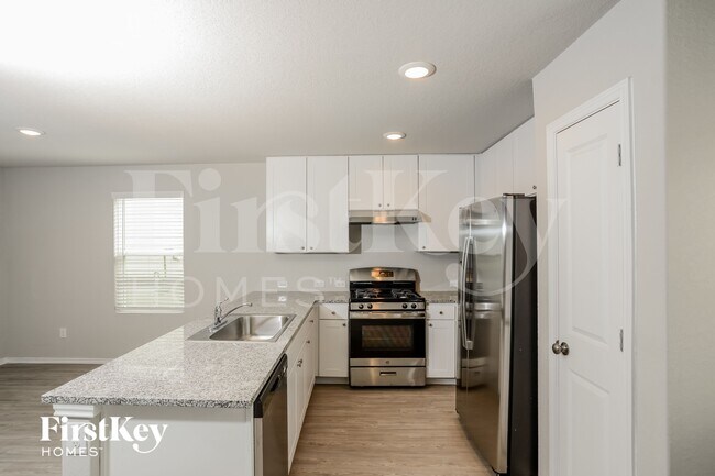 Building Photo - 6441 Cotton Ridge