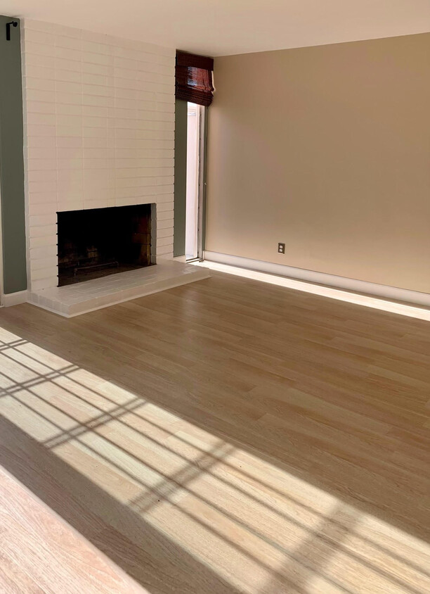 Living Room with fireplace - 4148 Shorecrest Ln