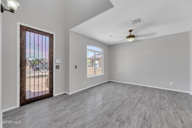 Building Photo - 14378 N Cave Dr