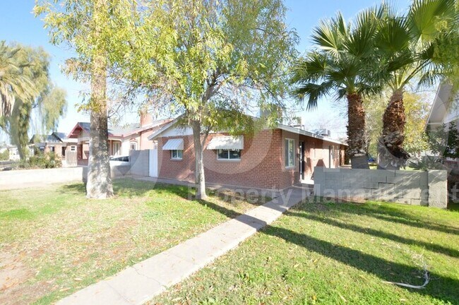 Building Photo - 2309 N Dayton St