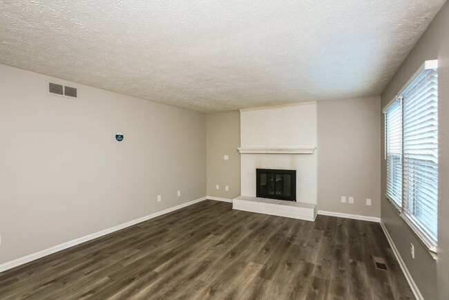 Building Photo - 8332 Castle Ridge Ln