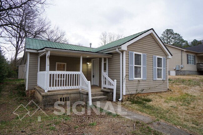 Building Photo - 8432 Lawley Ave