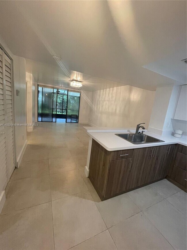 Foto del edificio - 8275 SW 152nd Ave