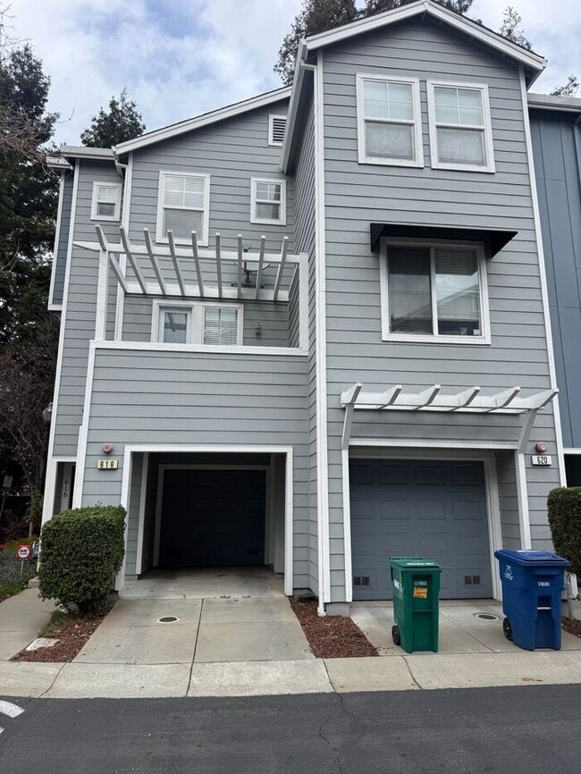 Building Photo - 616 Arcadia Dr