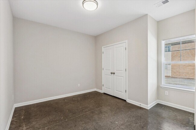 Foto del edificio - Charming 3BR Duplex in Memphis