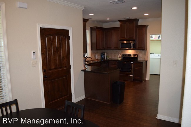 Foto del edificio - 4 br, 4.5 bath House - 208 Park Place