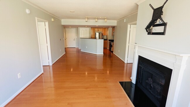 Building Photo - 2220 Fairfax Dr