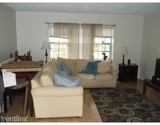 Building Photo - 3 br, 2 bath  - 215 Lake Shore Rd