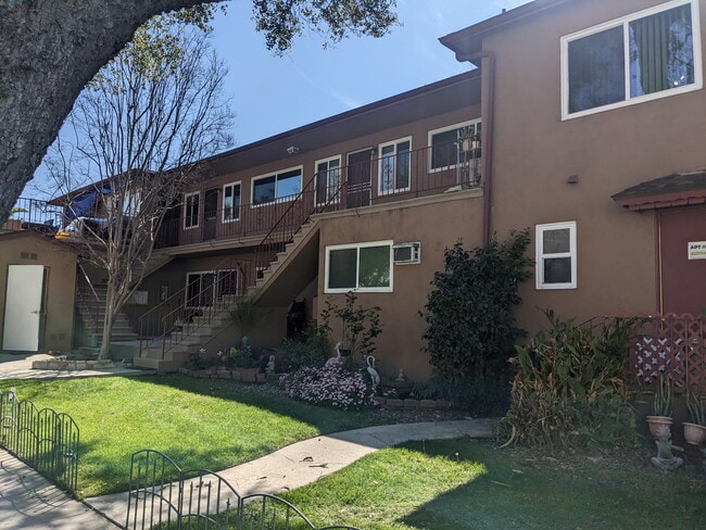 Building Photo - 666 Pioneer Dr