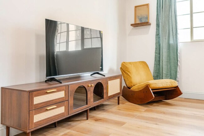 Building Photo - 1384 Ridge Ave