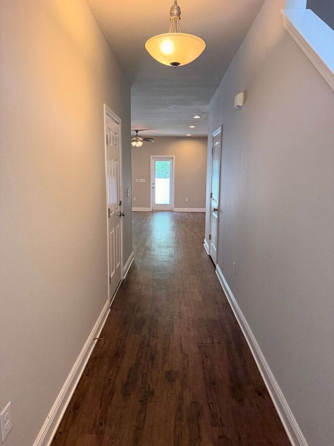 Building Photo - 5972 Callaway Cir