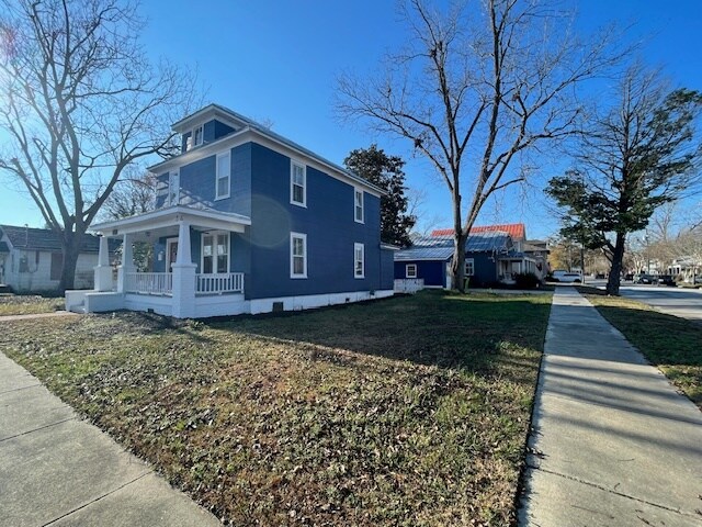 Foto del edificio - 1221 N Craven St