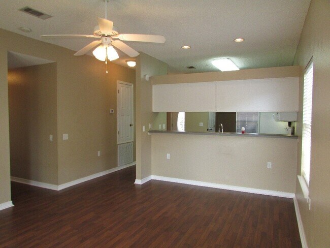 Building Photo - North Pensacola Home with Community Pool –...