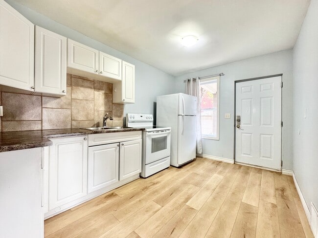 Photo du bâtiment - 18 Barnesdale Ave N