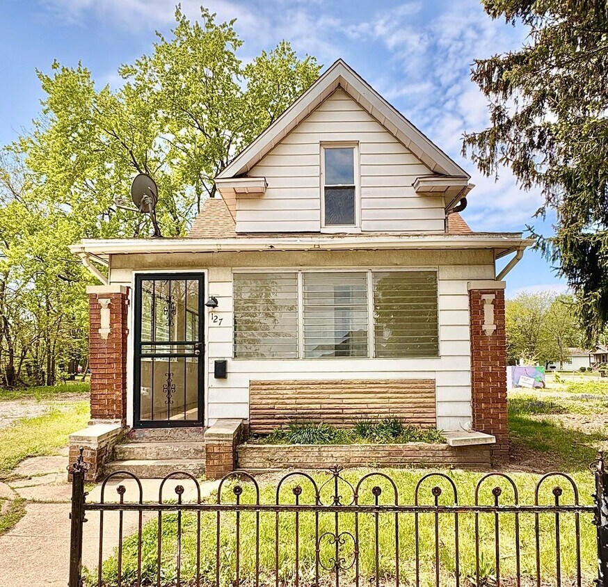 Foto principal - 127 Elm St