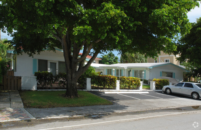 Foto del edificio - 4220 Sea Grape Dr