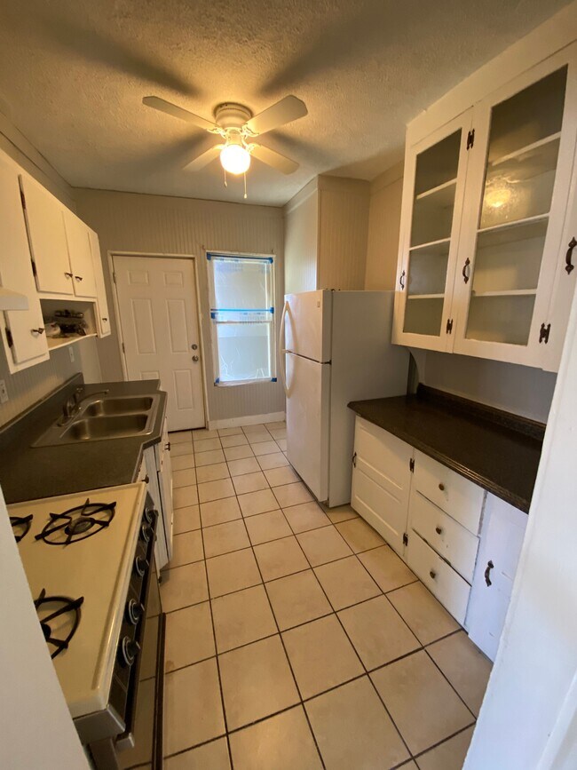 Kitchen - 9701 Denison Ave