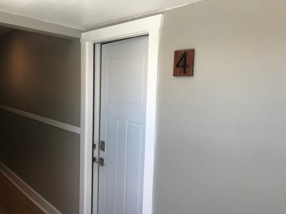 Entry - 554 W Fremont St