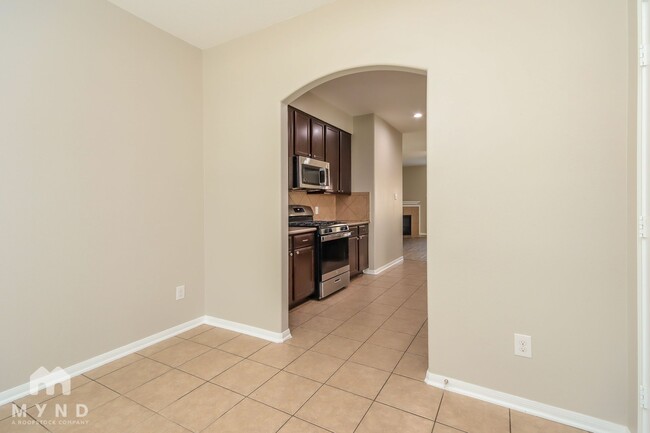 Foto del edificio - 5019 Forest Hurst Dr
