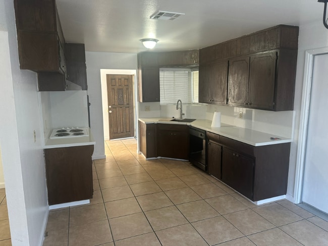 Foto del edificio - 2440 Stanfield Dr