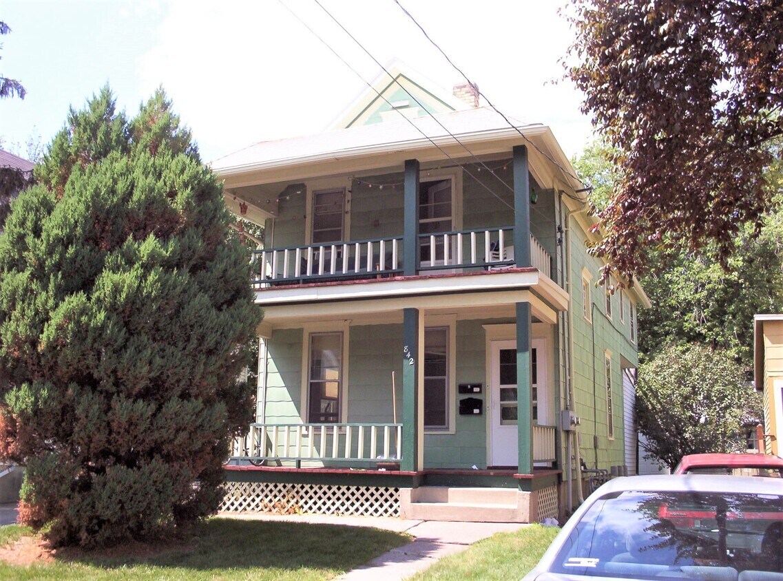 Primary Photo - 842 E Johnson St