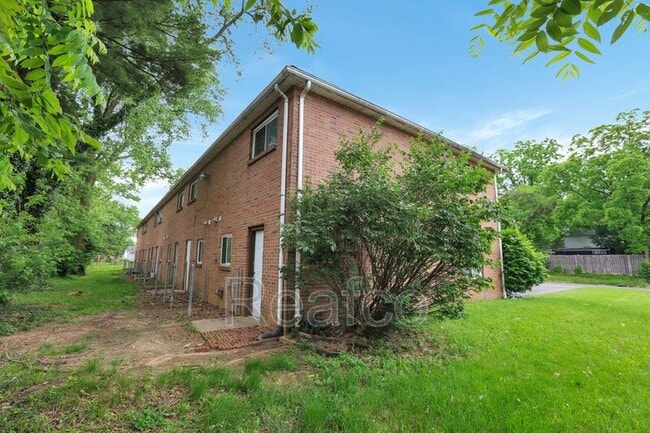 Building Photo - 2850 Baughman Ave
