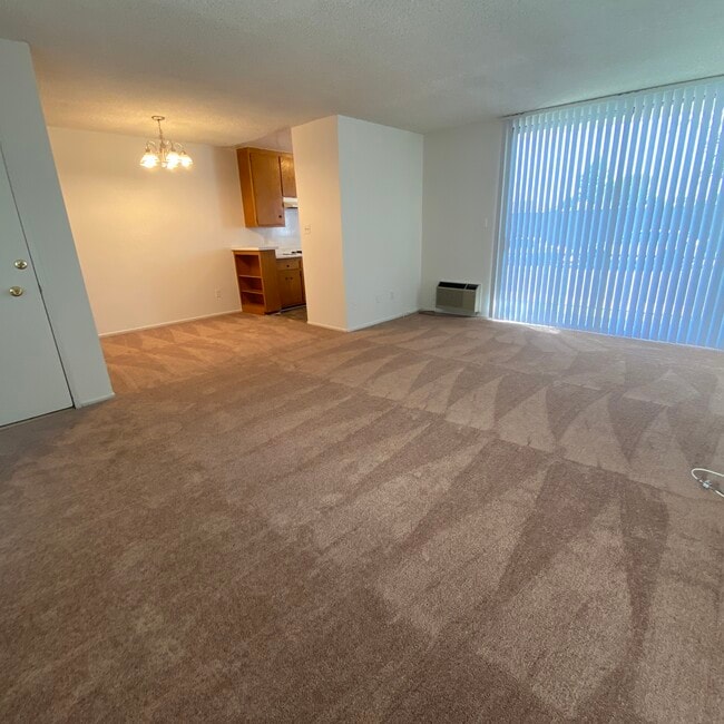 Building Photo - 8625 Forbes Ave