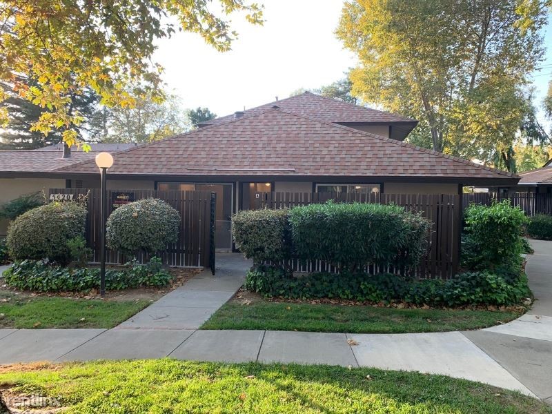 Primary Photo - 5420 Roundtree Ct