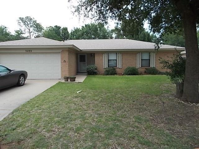 Foto principal - 5233 Deerwood Ln