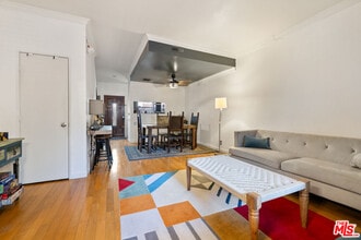Building Photo - 14256 Victory Blvd