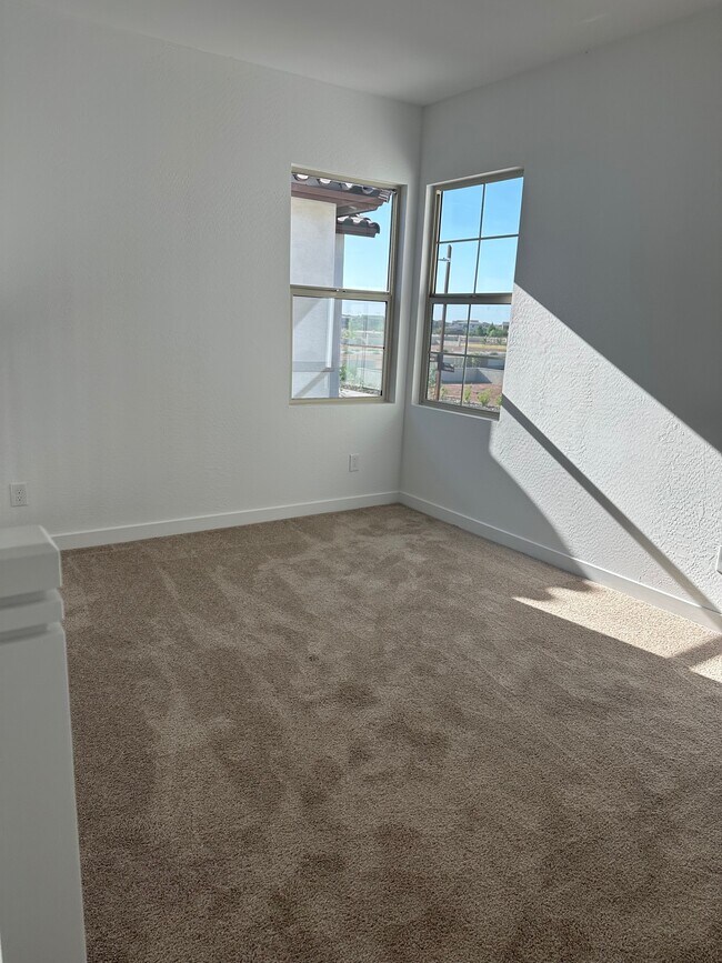 Building Photo - 9326 E Sequence Ave