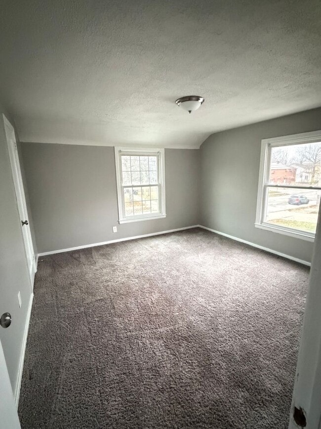 Building Photo - 1539-1543 Babbitt Rd