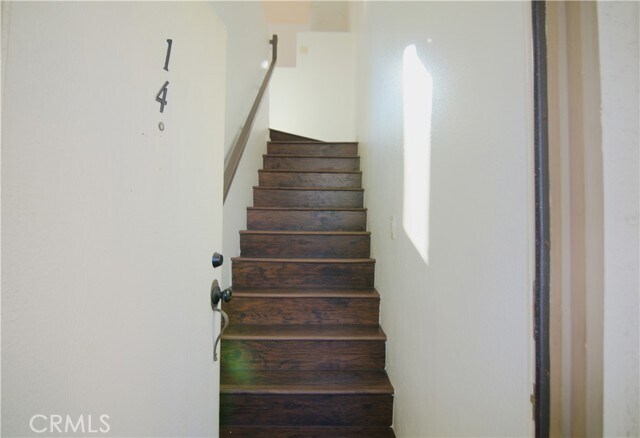 Building Photo - 450 Anderwood Ct