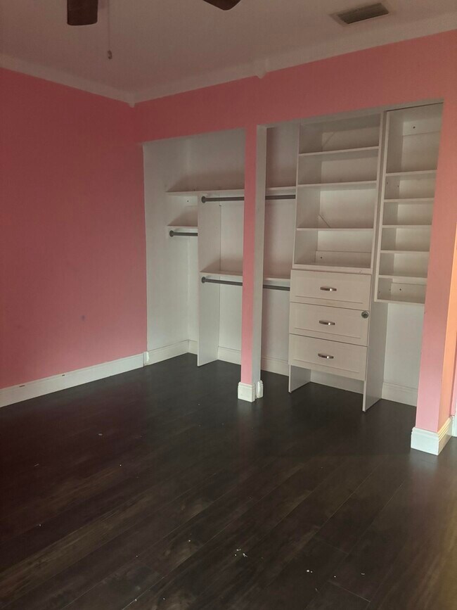 Foto del edificio - 8240 NW 9th St