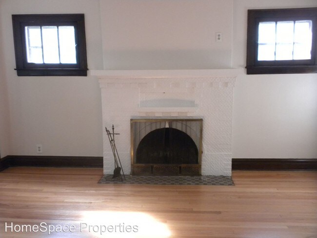 Foto del edificio - 813 Forest Ave