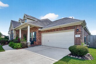Building Photo - 2624 Holbrook Springs Ln