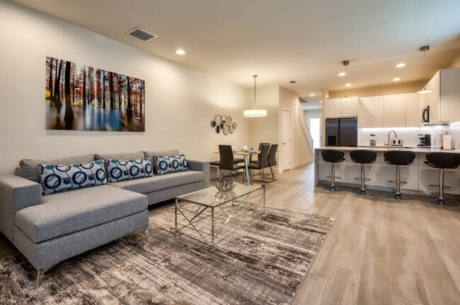 Building Photo - 17529 Hidden Forest Dr