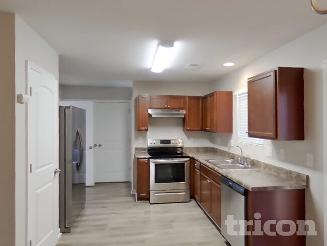 Building Photo - 7123 Tanger Blvd